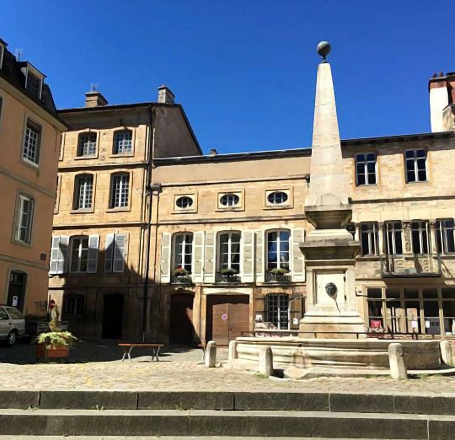 Maison Romane 1136 Клюні Екстер'єр фото