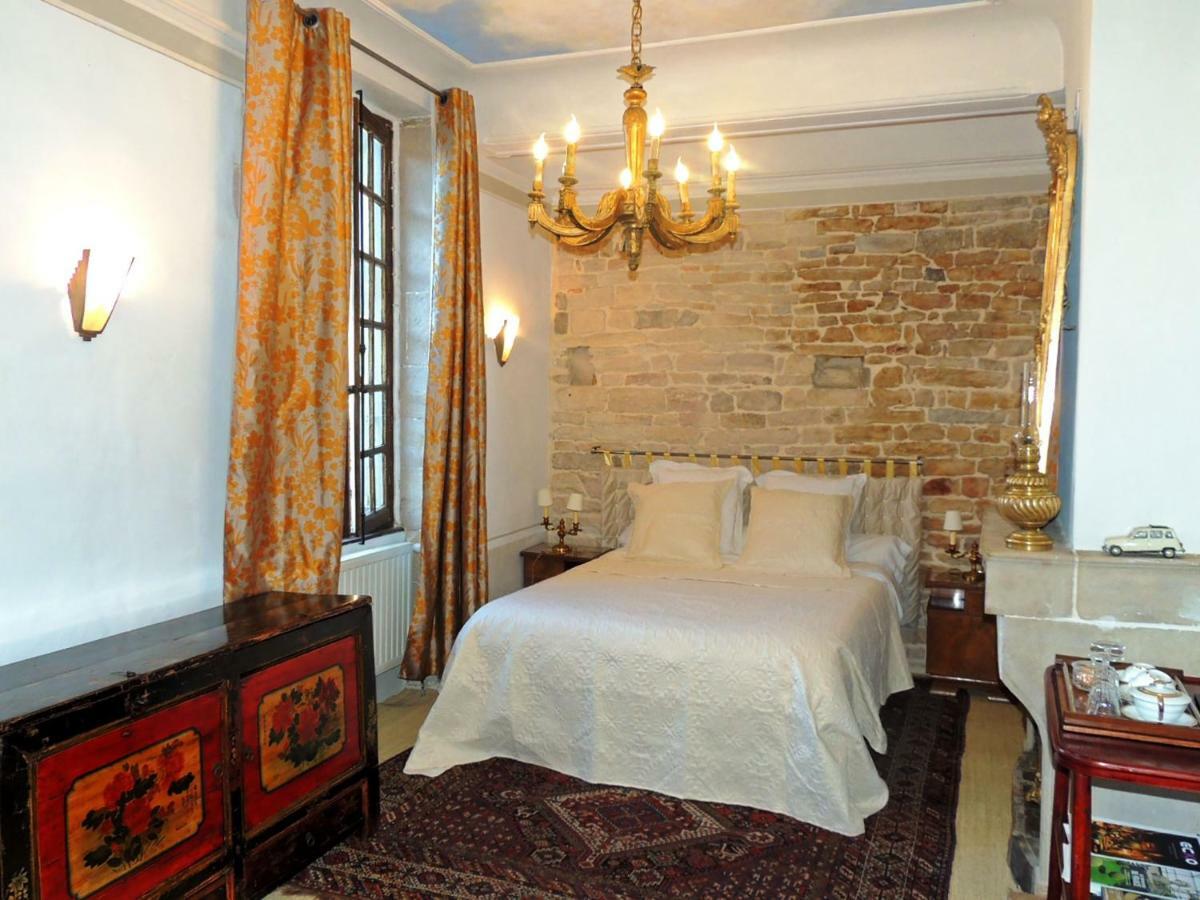 Maison Romane 1136 Клюні Екстер'єр фото