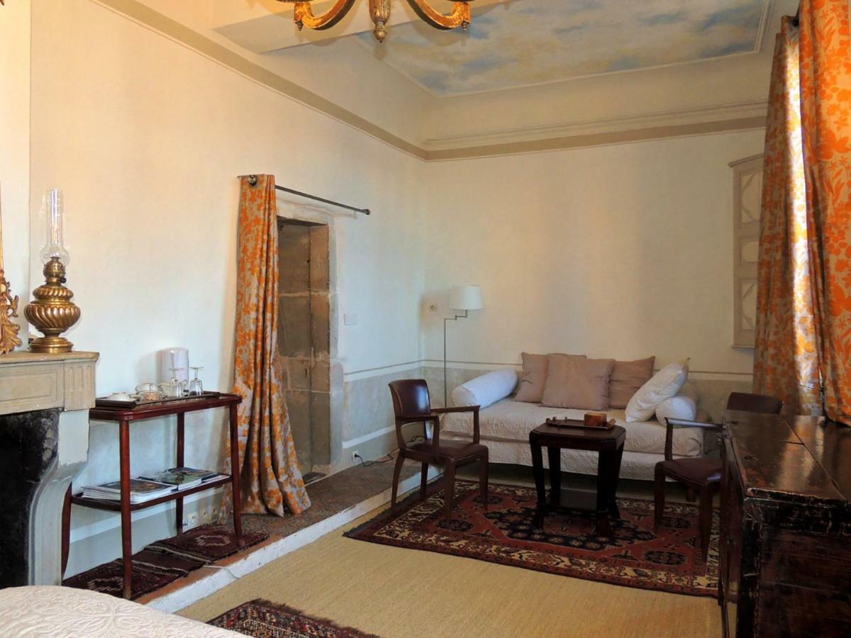 Maison Romane 1136 Клюні Екстер'єр фото