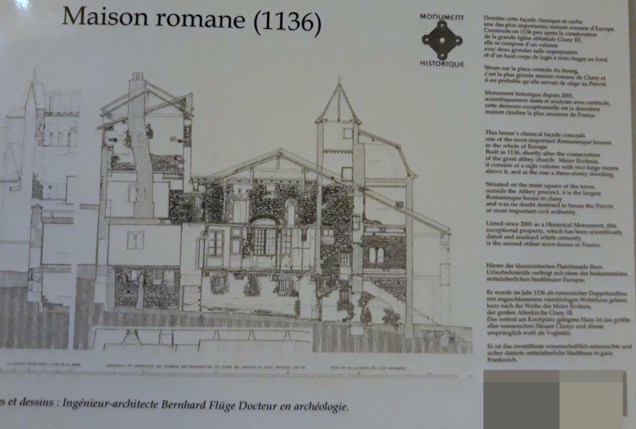 Maison Romane 1136 Клюні Екстер'єр фото